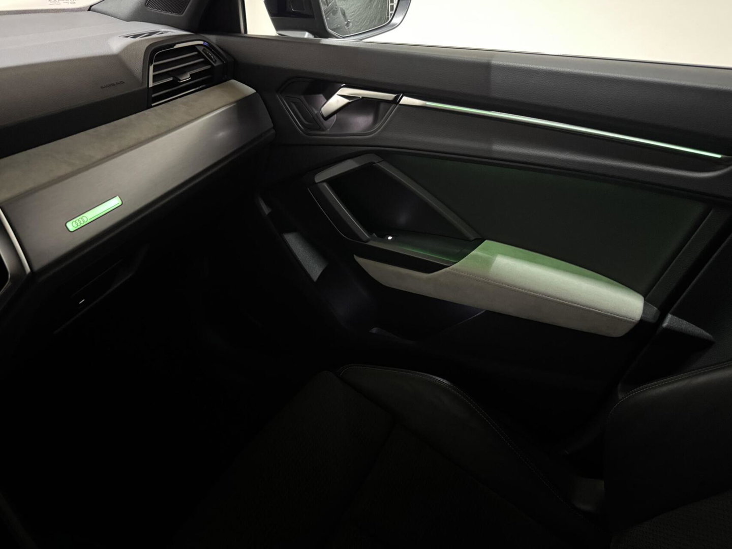 Audi Q3 Sportback 45 TFSIe S-line Black Edion Pano Carplay ACC Trekh