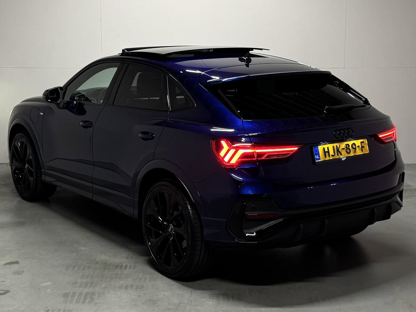 Audi Q3 Sportback 45 TFSIe S-line Black Edion Pano Carplay ACC Trekh