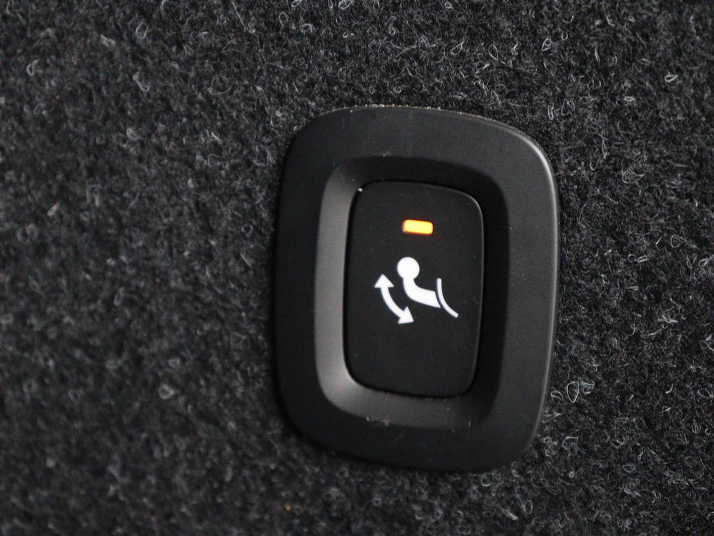 Volvo XC40 1.5 T5 Recharge Inscription | SOH 89,7% | Panoramadak | Leder | 360 Camera | Trekhaak | Stoelverwarming | Adaptive cruise | Memory | Carplay | Navigatie | Keyless | Full LED | Parkeerhulp | PHEV | Plug In