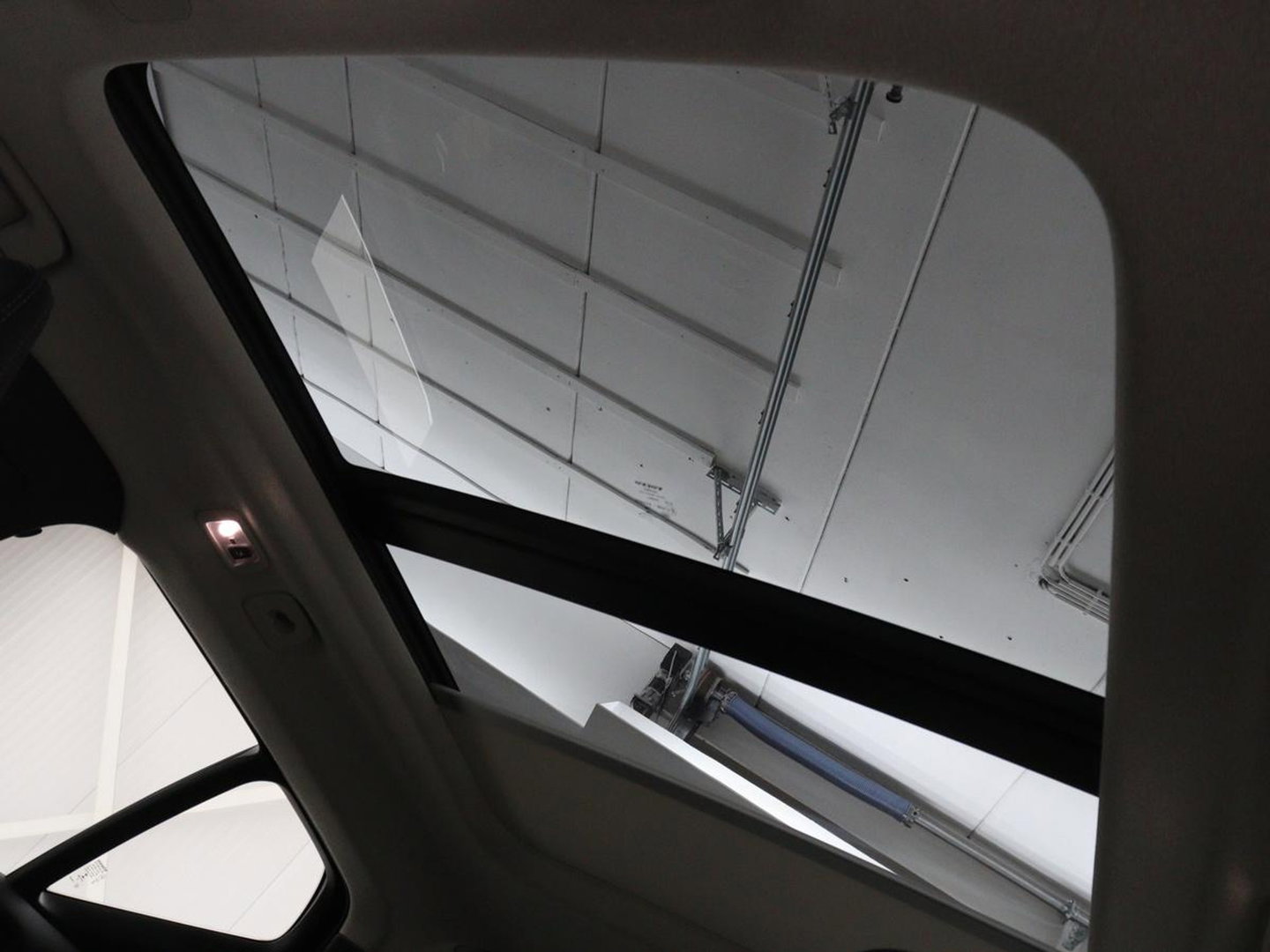 Volvo XC40 1.5 T5 Recharge Inscription | SOH 89,7% | Panoramadak | Leder | 360 Camera | Trekhaak | Stoelverwarming | Adaptive cruise | Memory | Carplay | Navigatie | Keyless | Full LED | Parkeerhulp | PHEV | Plug In