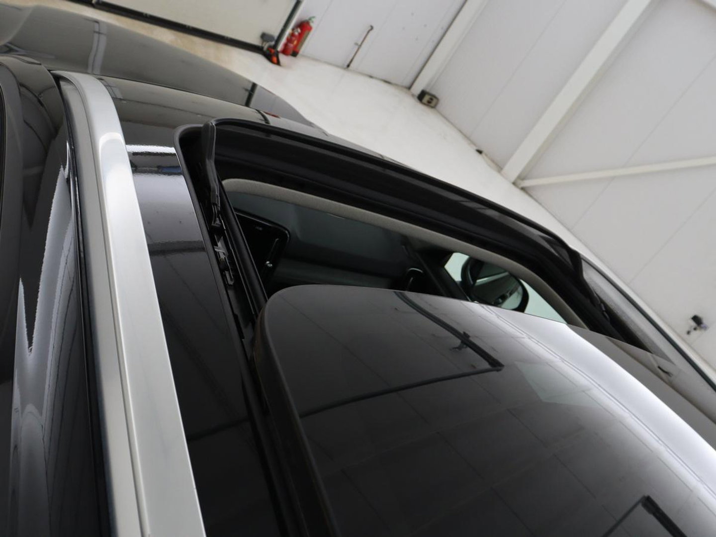 Volvo XC40 1.5 T5 Recharge Inscription | SOH 89,7% | Panoramadak | Leder | 360 Camera | Trekhaak | Stoelverwarming | Adaptive cruise | Memory | Carplay | Navigatie | Keyless | Full LED | Parkeerhulp | PHEV | Plug In