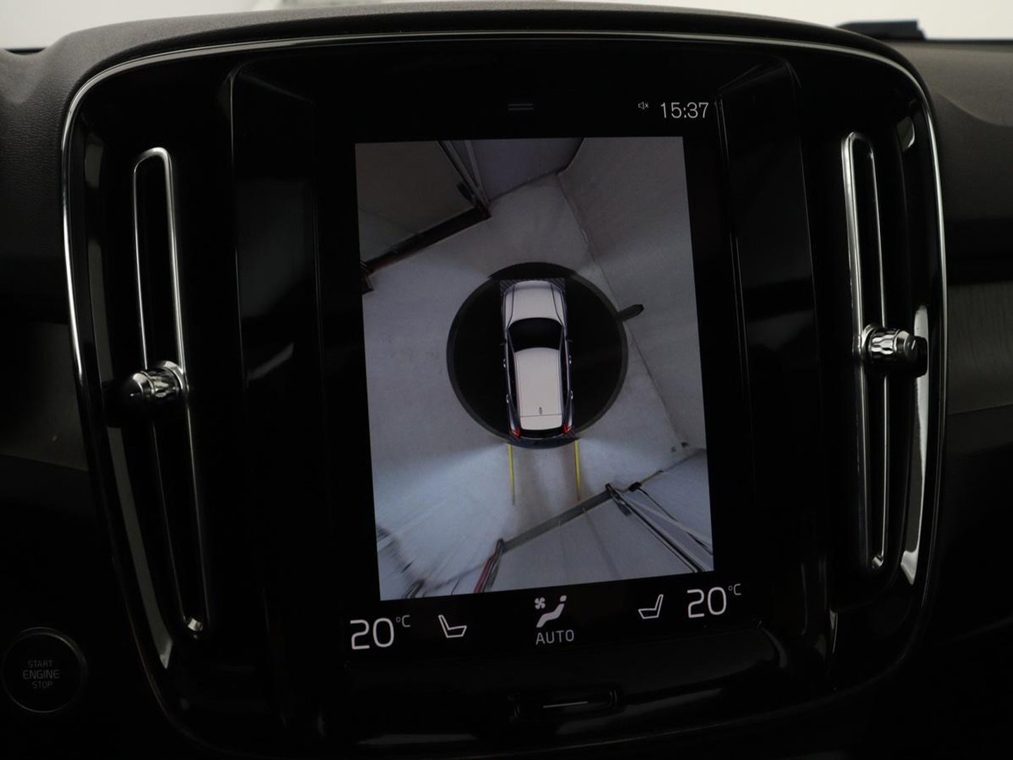 Volvo XC40 1.5 T5 Recharge Inscription | SOH 89,7% | Panoramadak | Leder | 360 Camera | Trekhaak | Stoelverwarming | Adaptive cruise | Memory | Carplay | Navigatie | Keyless | Full LED | Parkeerhulp | PHEV | Plug In