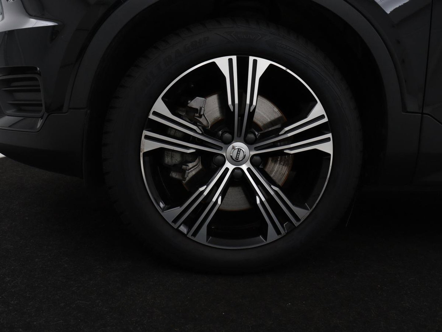 Volvo XC40 1.5 T5 Recharge Inscription | SOH 89,7% | Panoramadak | Leder | 360 Camera | Trekhaak | Stoelverwarming | Adaptive cruise | Memory | Carplay | Navigatie | Keyless | Full LED | Parkeerhulp | PHEV | Plug In