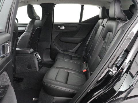 Volvo XC40 1.5 T5 Recharge Inscription | SOH 89,7% | Panoramadak | Leder | 360 Camera | Trekhaak | Stoelverwarming | Adaptive cruise | Memory | Carplay | Navigatie | Keyless | Full LED | Parkeerhulp | PHEV | Plug In