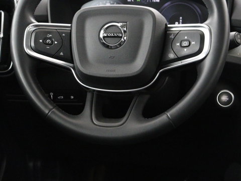 Volvo XC40 1.5 T5 Recharge Inscription | SOH 89,7% | Panoramadak | Leder | 360 Camera | Trekhaak | Stoelverwarming | Adaptive cruise | Memory | Carplay | Navigatie | Keyless | Full LED | Parkeerhulp | PHEV | Plug In