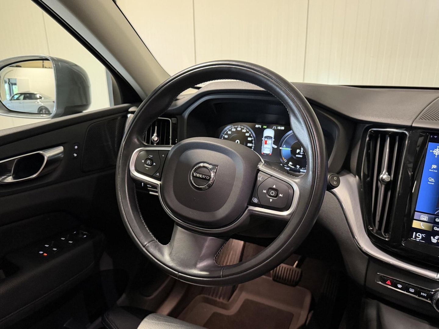 Volvo XC60 2.0 Recharge T6 AWD Pano H&K Leer Camera SOH 90%