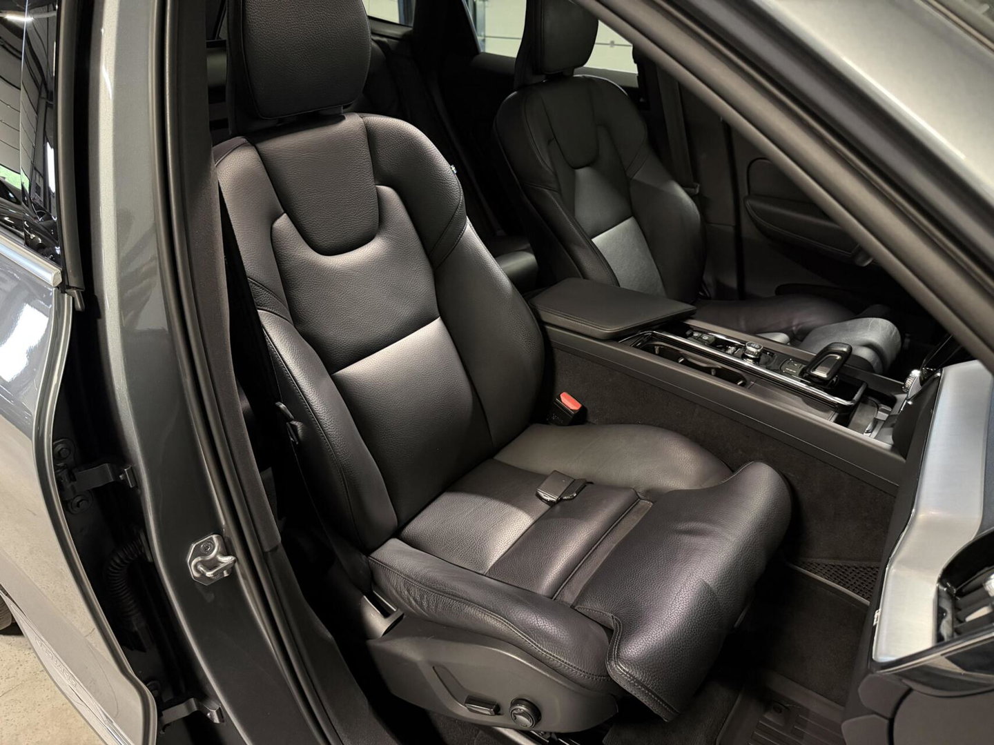 Volvo XC60 2.0 Recharge T6 AWD Pano H&K Leer Camera SOH 90%