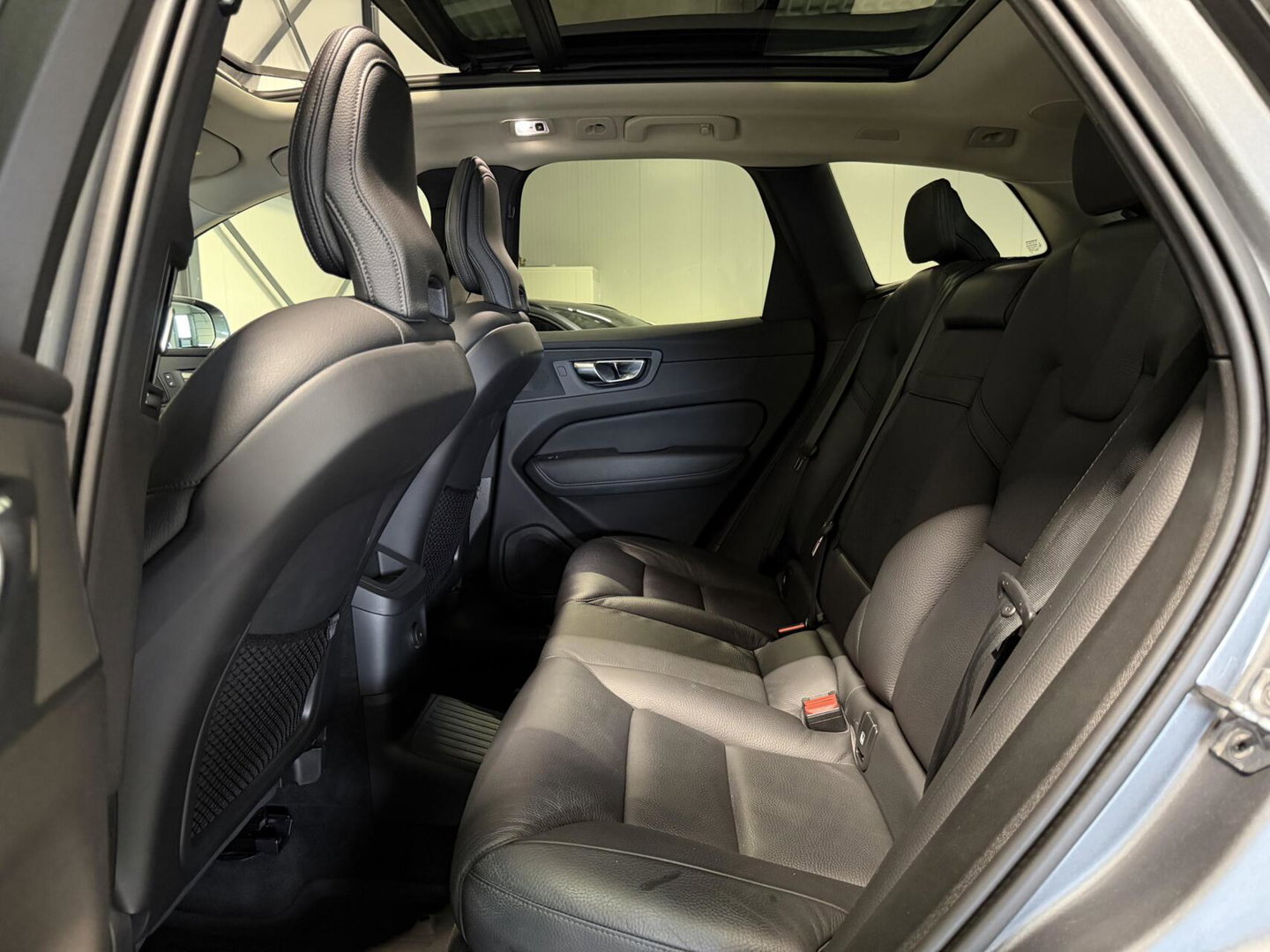 Volvo XC60 2.0 Recharge T6 AWD Pano H&K Leer Camera SOH 90%