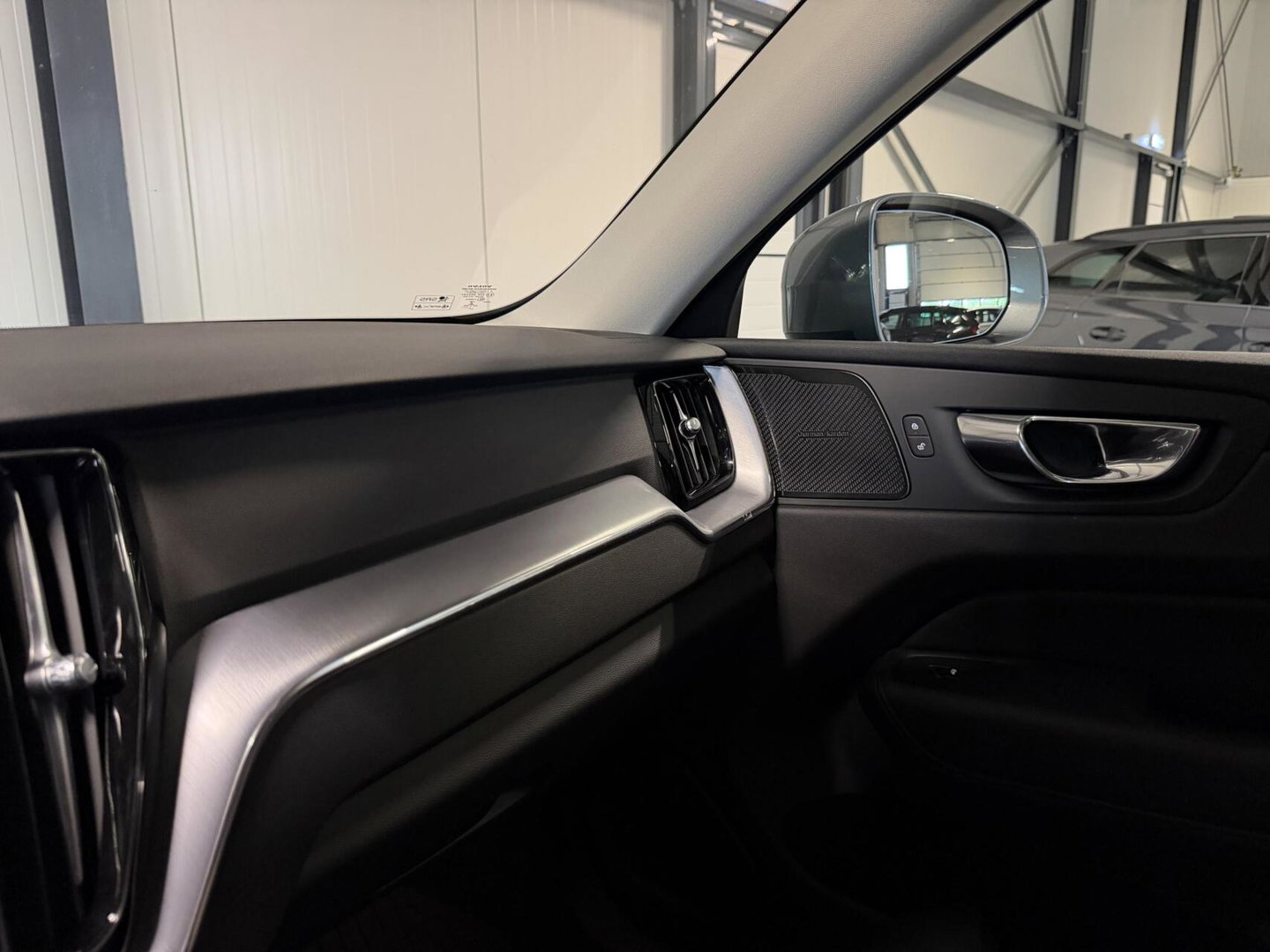 Volvo XC60 2.0 Recharge T6 AWD Pano H&K Leer Camera SOH 90%