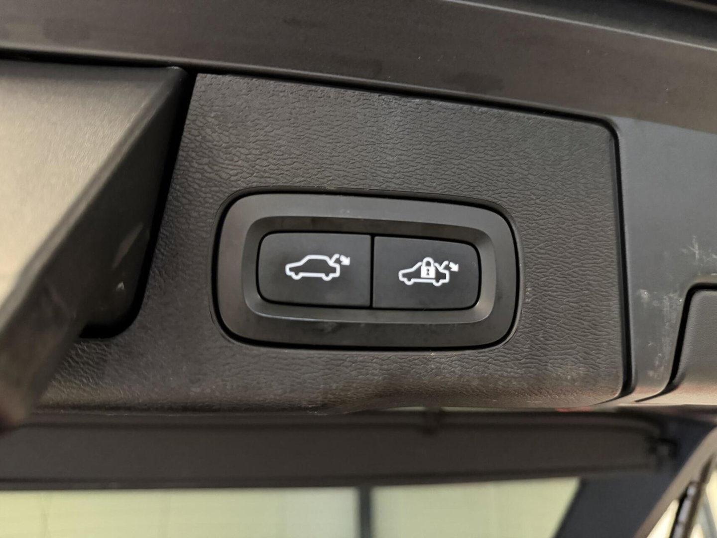 Volvo XC60 2.0 Recharge T6 AWD Pano H&K Leer Camera SOH 90%
