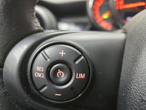 MINI 5-deurs 1.5 Cooper Salt Business Navi Clima Full LED Cruise Sportstoelen LM