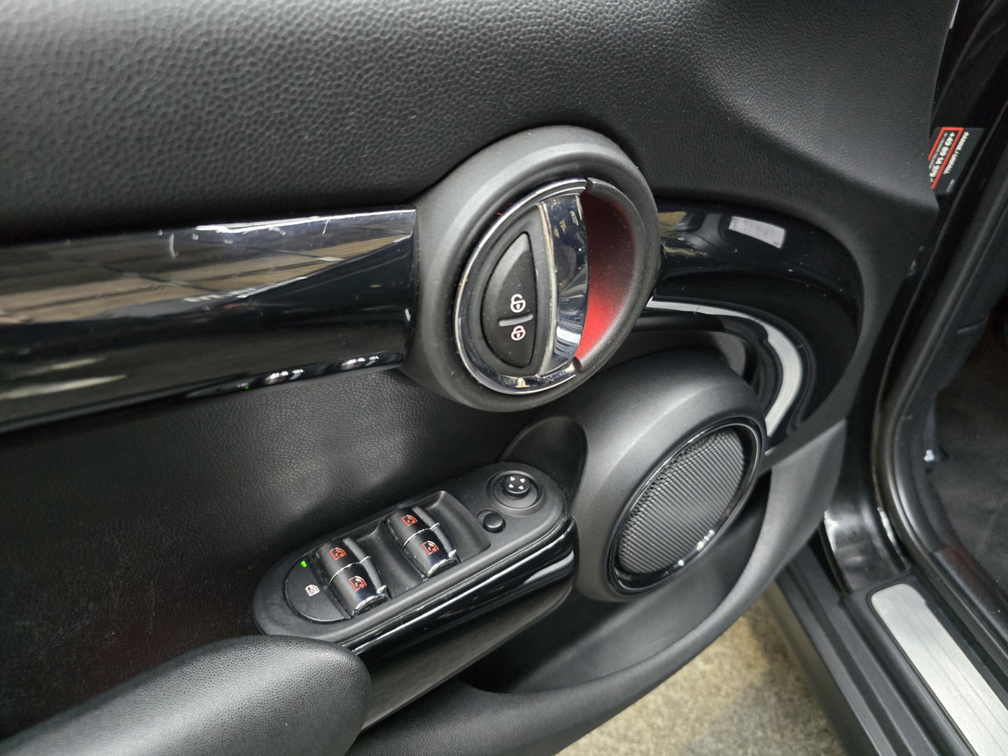 MINI 5-deurs 1.5 Cooper Salt Business Navi Clima Full LED Cruise Sportstoelen LM