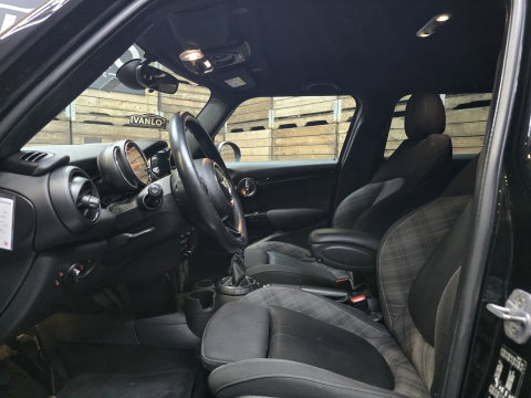 MINI 5-deurs 1.5 Cooper Salt Business Navi Clima Full LED Cruise Sportstoelen LM