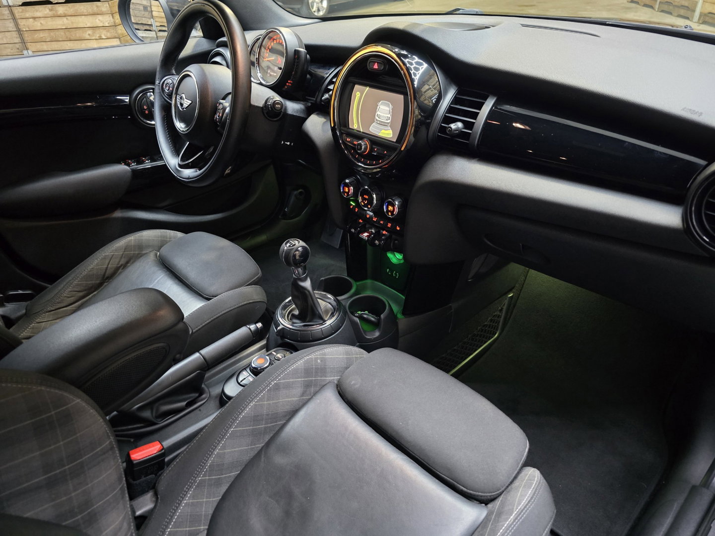 MINI 5-deurs 1.5 Cooper Salt Business Navi Clima Full LED Cruise Sportstoelen LM