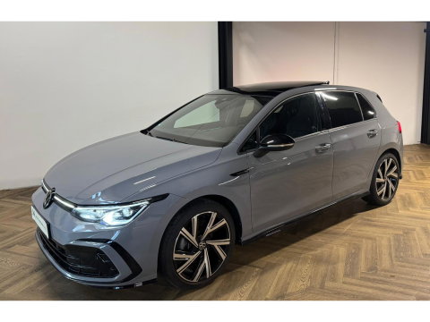 Volkswagen Golf 1.5 eTSI R-Line PANO KEYLESS CAM