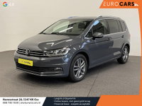 Volkswagen Touran - 1.5 TSI DSG Highline Navigatie  Parkeersensoren Cruise Control  Blind Spot Assist  Stoelverwarming  ErgoActive stoelen  Climate Control