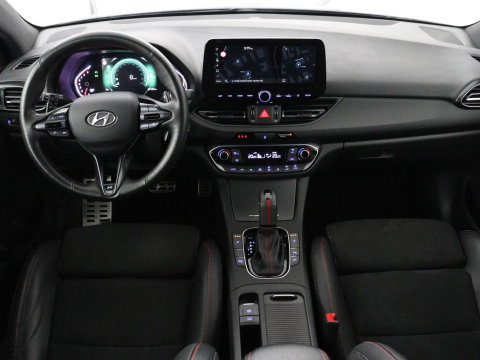 Hyundai i30 1.5 T-GDi MHEV N Line | Stoelverwarming | Leder/Alcantara | Adaptive cruise | Memory | Carplay | Camera | Navigatie | Keyless | Full LED | 18'' | Side Assist | Parkeerhulp