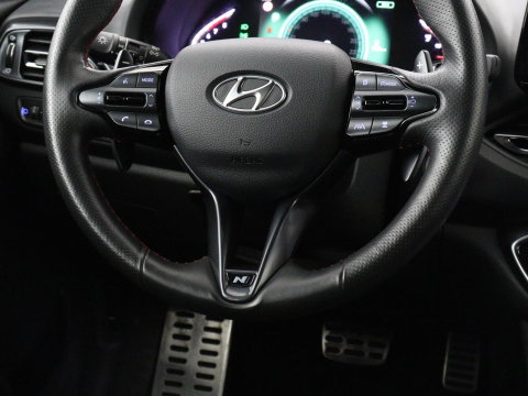 Hyundai i30 1.5 T-GDi MHEV N Line | Stoelverwarming | Leder/Alcantara | Adaptive cruise | Memory | Carplay | Camera | Navigatie | Keyless | Full LED | 18'' | Side Assist | Parkeerhulp