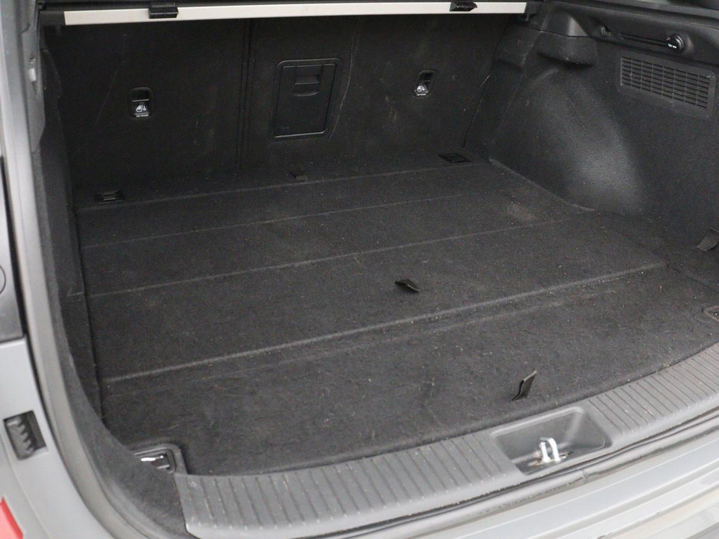 Hyundai i30 1.5 T-GDi MHEV N Line | Stoelverwarming | Leder/Alcantara | Adaptive cruise | Memory | Carplay | Camera | Navigatie | Keyless | Full LED | 18'' | Side Assist | Parkeerhulp