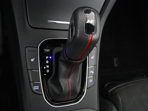 Hyundai i30 1.5 T-GDi MHEV N Line | Stoelverwarming | Leder/Alcantara | Adaptive cruise | Memory | Carplay | Camera | Navigatie | Keyless | Full LED | 18'' | Side Assist | Parkeerhulp