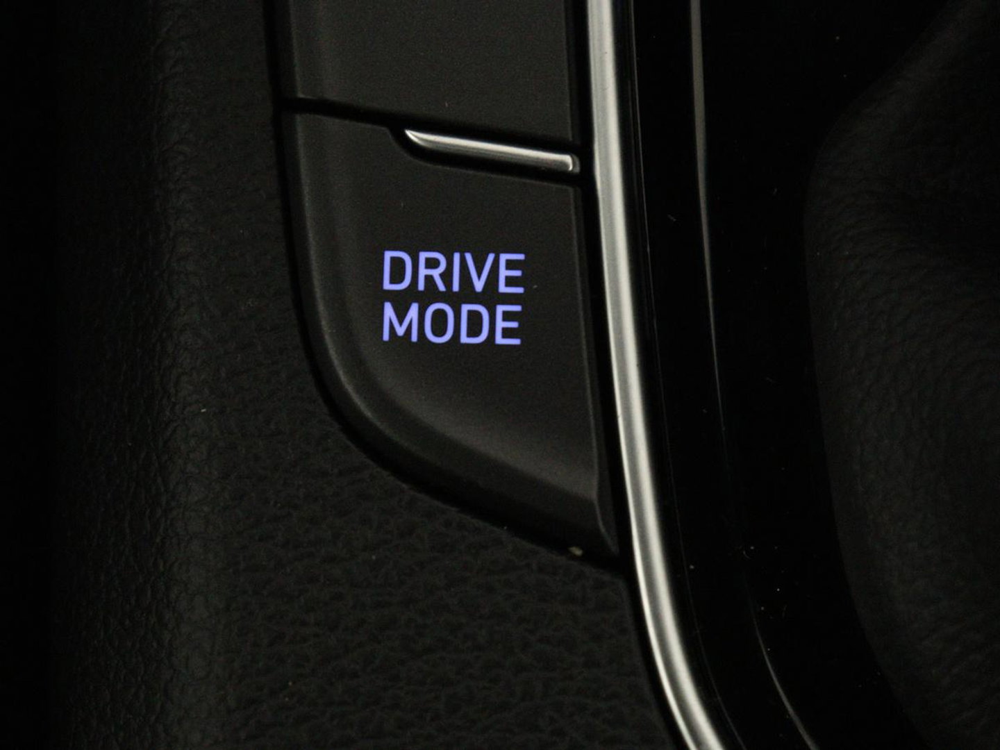 Hyundai i30 1.5 T-GDi MHEV N Line | Stoelverwarming | Leder/Alcantara | Adaptive cruise | Memory | Carplay | Camera | Navigatie | Keyless | Full LED | 18'' | Side Assist | Parkeerhulp