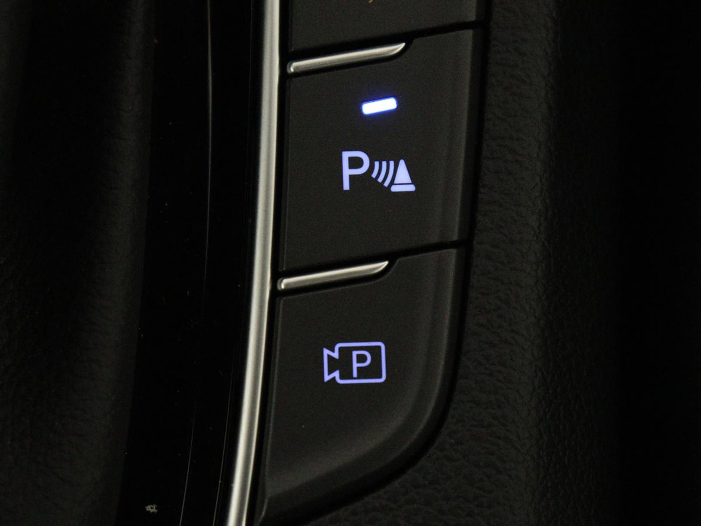 Hyundai i30 1.5 T-GDi MHEV N Line | Stoelverwarming | Leder/Alcantara | Adaptive cruise | Memory | Carplay | Camera | Navigatie | Keyless | Full LED | 18'' | Side Assist | Parkeerhulp