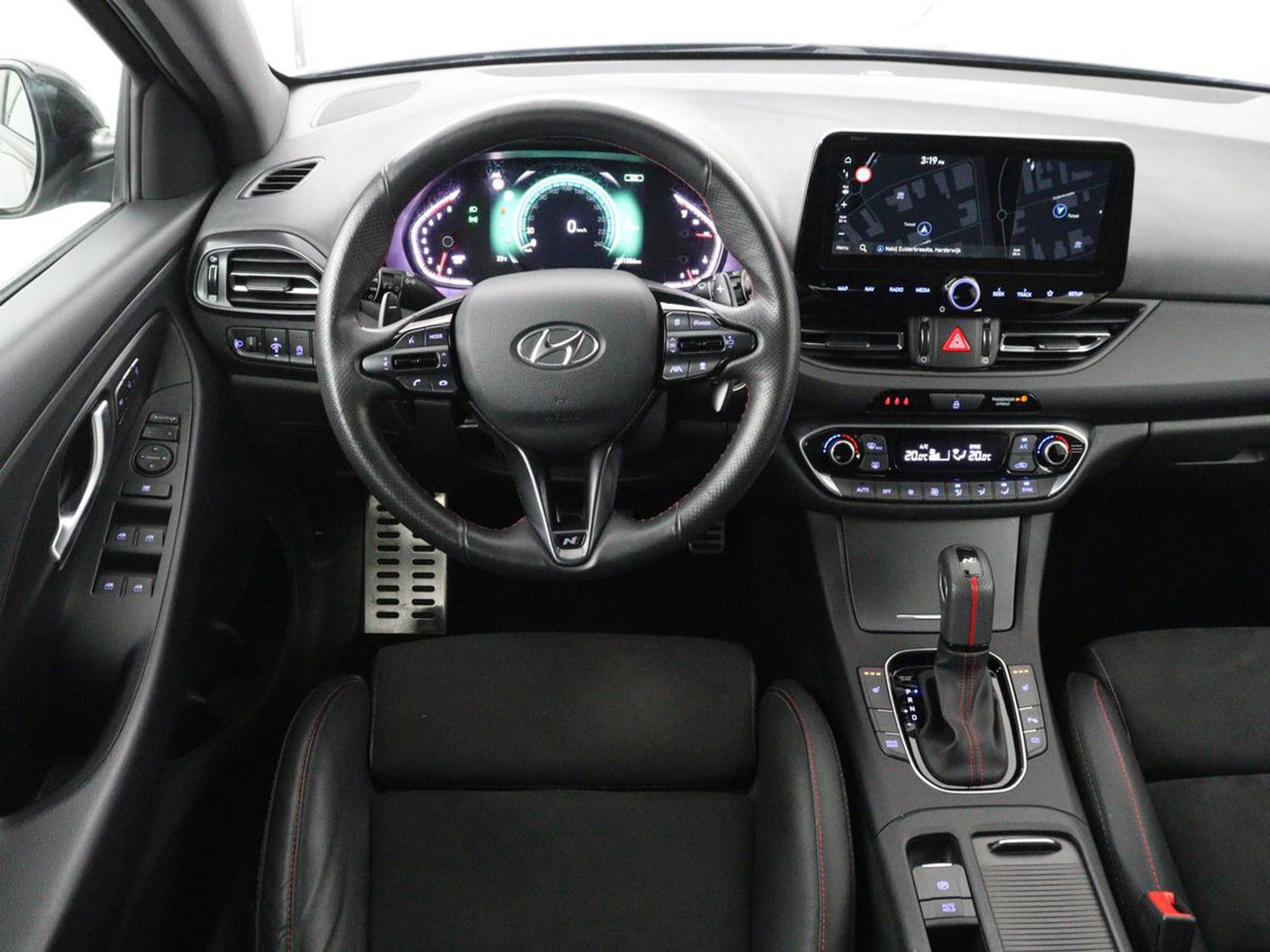 Hyundai i30 1.5 T-GDi MHEV N Line | Stoelverwarming | Leder/Alcantara | Adaptive cruise | Memory | Carplay | Camera | Navigatie | Keyless | Full LED | 18'' | Side Assist | Parkeerhulp