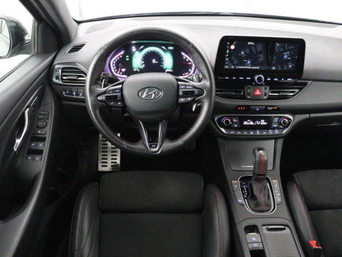 Hyundai i30 1.5 T-GDi MHEV N Line | Stoelverwarming | Leder/Alcantara | Adaptive cruise | Memory | Carplay | Camera | Navigatie | Keyless | Full LED | 18'' | Side Assist | Parkeerhulp
