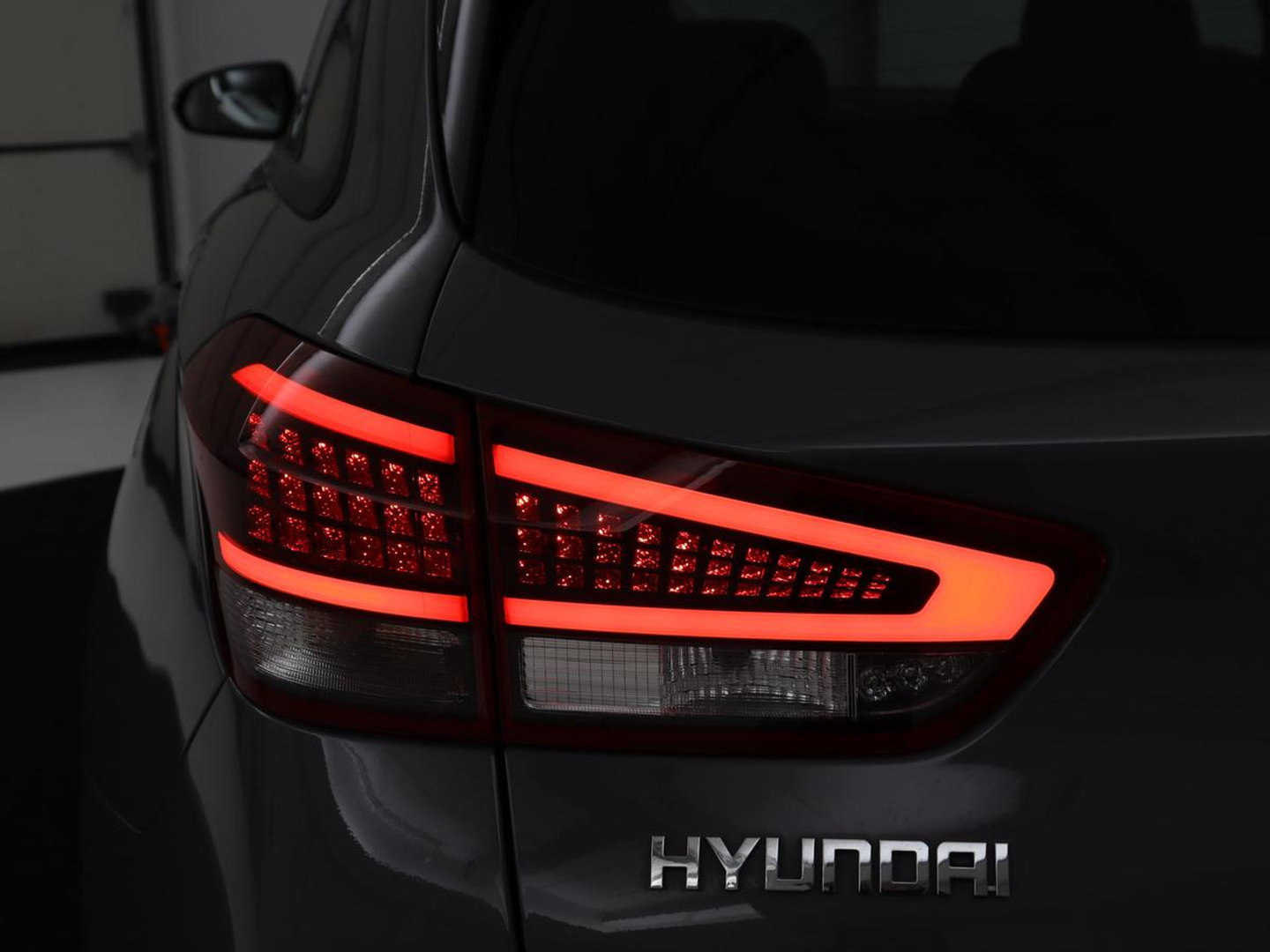 Hyundai i30 1.5 T-GDi MHEV N Line | Stoelverwarming | Leder/Alcantara | Adaptive cruise | Memory | Carplay | Camera | Navigatie | Keyless | Full LED | 18'' | Side Assist | Parkeerhulp