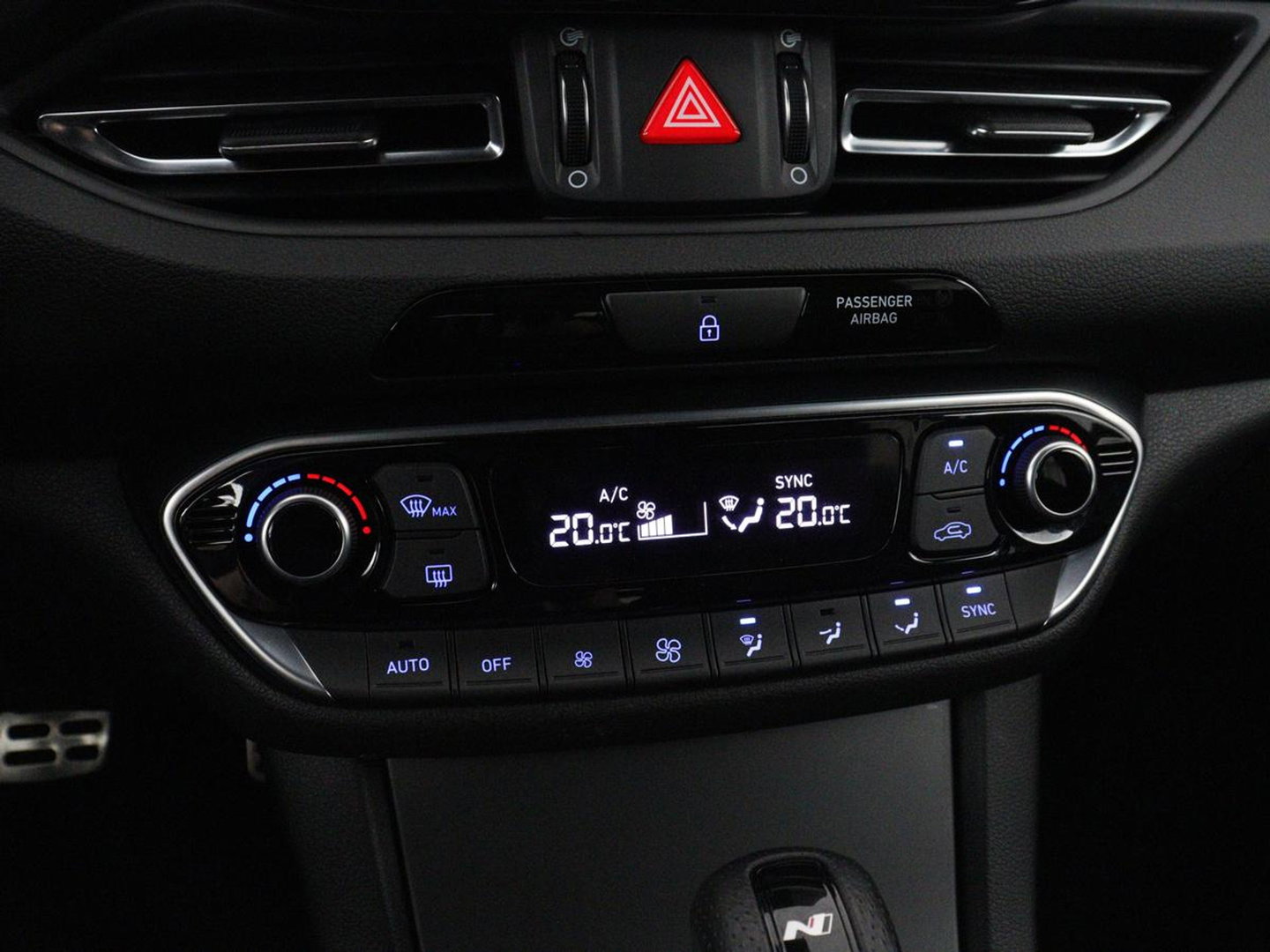 Hyundai i30 1.5 T-GDi MHEV N Line | Stoelverwarming | Leder/Alcantara | Adaptive cruise | Memory | Carplay | Camera | Navigatie | Keyless | Full LED | 18'' | Side Assist | Parkeerhulp