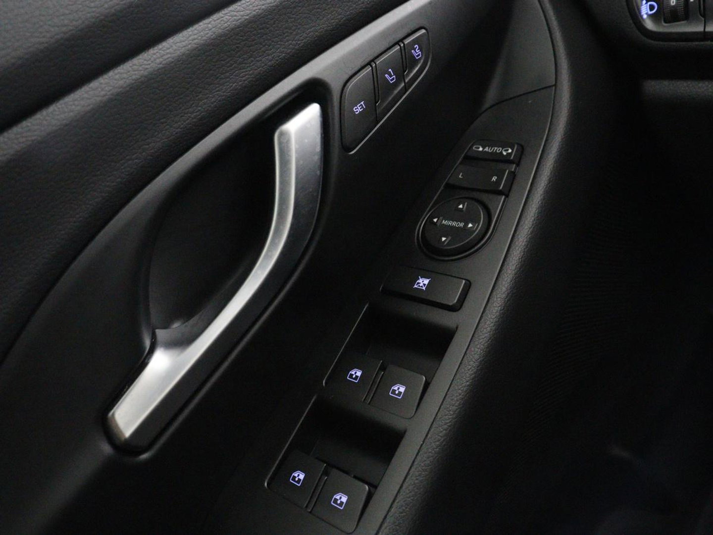 Hyundai i30 1.5 T-GDi MHEV N Line | Stoelverwarming | Leder/Alcantara | Adaptive cruise | Memory | Carplay | Camera | Navigatie | Keyless | Full LED | 18'' | Side Assist | Parkeerhulp