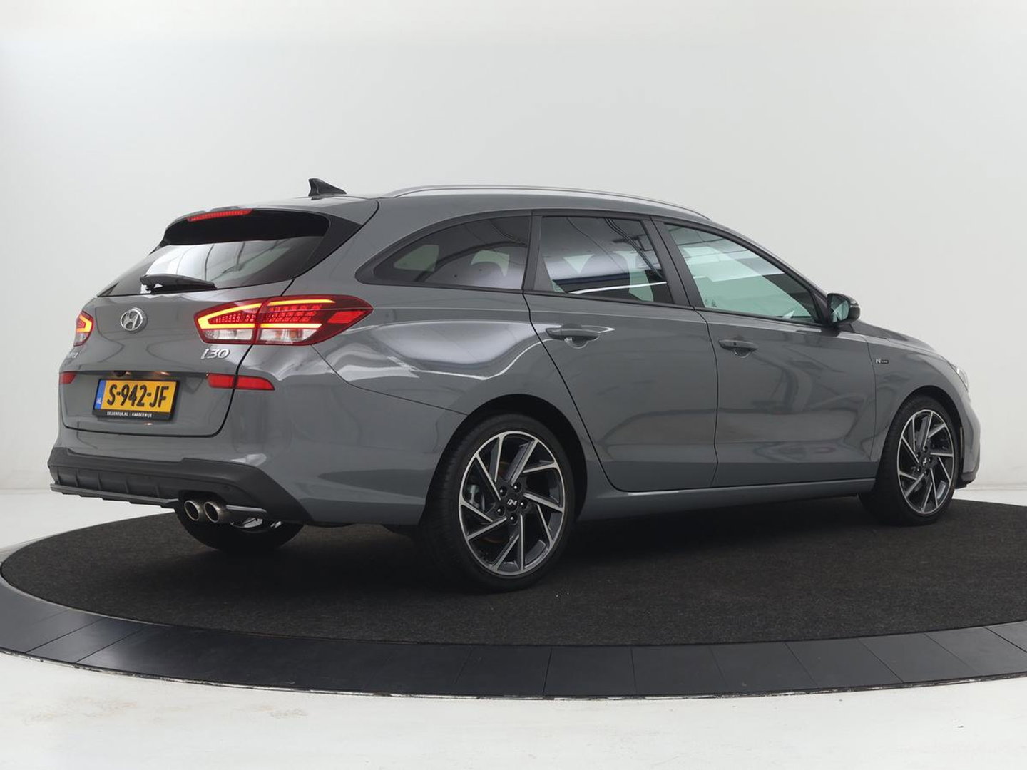 Hyundai i30 1.5 T-GDi MHEV N Line | Stoelverwarming | Leder/Alcantara | Adaptive cruise | Memory | Carplay | Camera | Navigatie | Keyless | Full LED | 18'' | Side Assist | Parkeerhulp