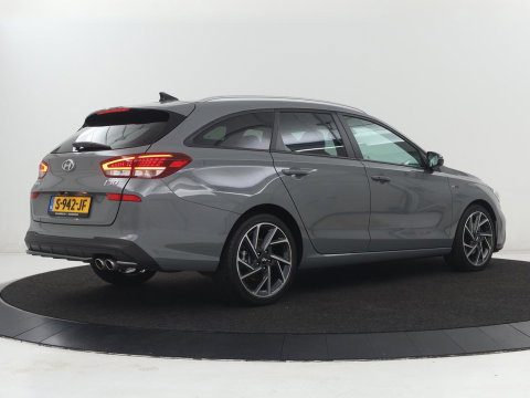 Hyundai i30 1.5 T-GDi MHEV N Line | Stoelverwarming | Leder/Alcantara | Adaptive cruise | Memory | Carplay | Camera | Navigatie | Keyless | Full LED | 18'' | Side Assist | Parkeerhulp