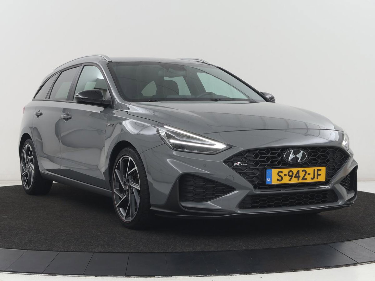 Hyundai i30 1.5 T-GDi MHEV N Line | Stoelverwarming | Leder/Alcantara | Adaptive cruise | Memory | Carplay | Camera | Navigatie | Keyless | Full LED | 18'' | Side Assist | Parkeerhulp