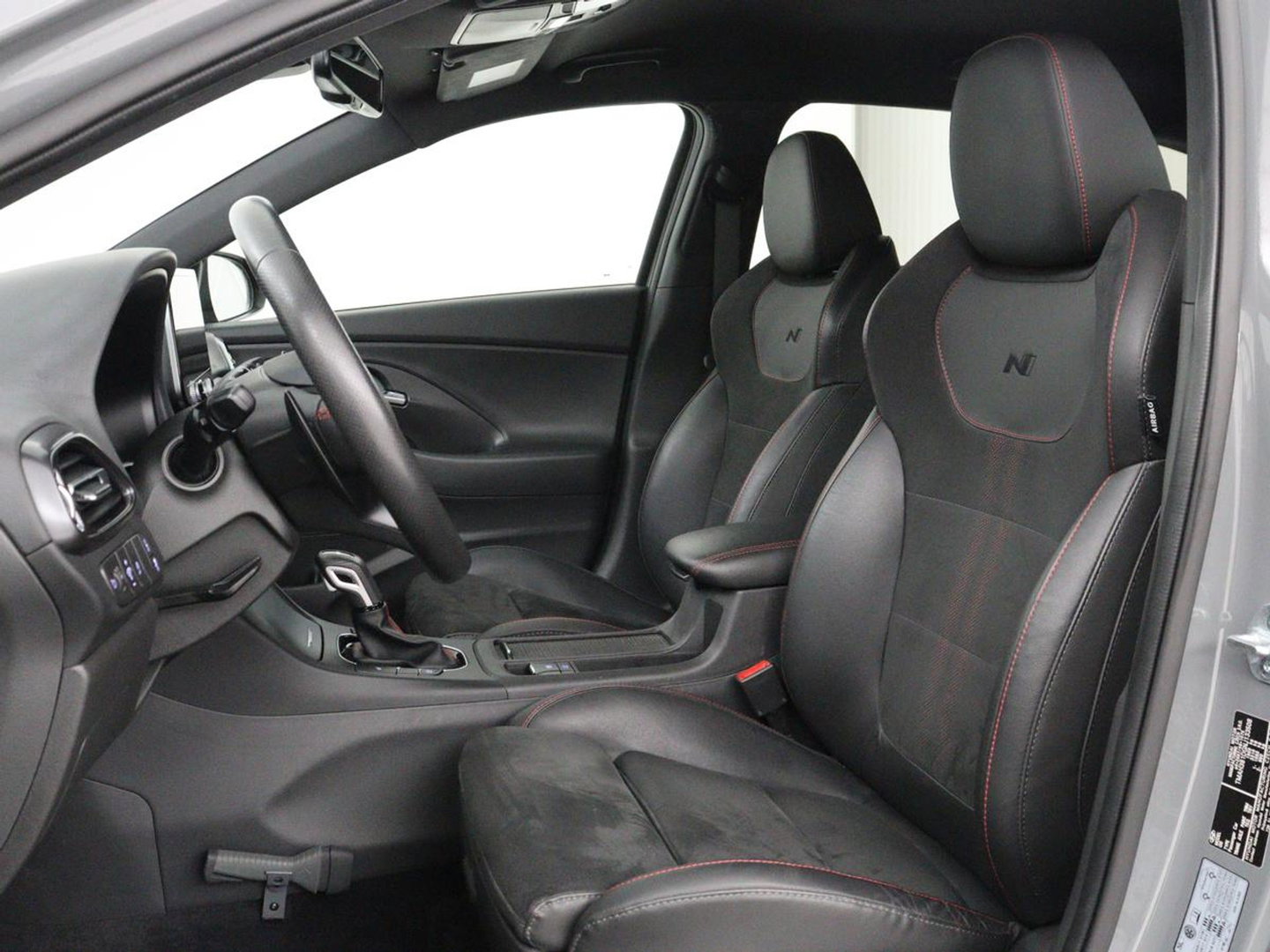 Hyundai i30 1.5 T-GDi MHEV N Line | Stoelverwarming | Leder/Alcantara | Adaptive cruise | Memory | Carplay | Camera | Navigatie | Keyless | Full LED | 18'' | Side Assist | Parkeerhulp