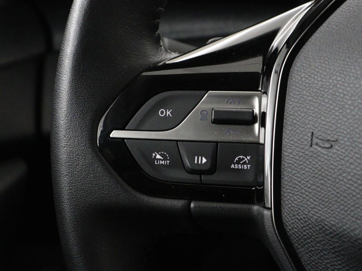 Peugeot 308 1.6 HYbrid 180 Allure Pack Business | Trekhaak | Camera | Carplay | Half leder | Adaptive cruise | Keyless | Parkeerhulp | Full LED | PHEV | Plug In
