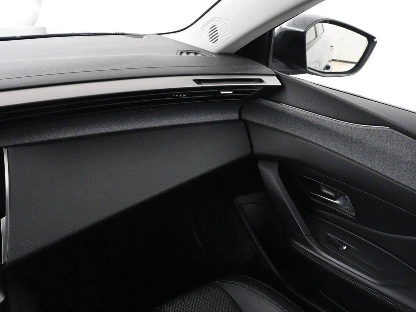 Peugeot 308 1.6 HYbrid 180 Allure Pack Business | Trekhaak | Camera | Carplay | Half leder | Adaptive cruise | Keyless | Parkeerhulp | Full LED | PHEV | Plug In