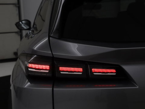 Peugeot 308 1.6 HYbrid 180 Allure Pack Business | Trekhaak | Camera | Carplay | Half leder | Adaptive cruise | Keyless | Parkeerhulp | Full LED | PHEV | Plug In