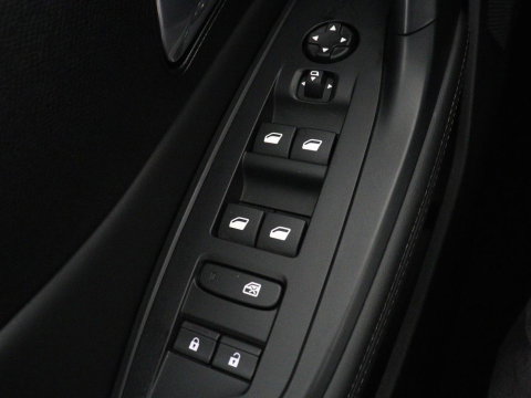Peugeot 308 1.6 HYbrid 180 Allure Pack Business | Trekhaak | Camera | Carplay | Half leder | Adaptive cruise | Keyless | Parkeerhulp | Full LED | PHEV | Plug In