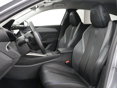 Peugeot 308 1.6 HYbrid 180 Allure Pack Business | Trekhaak | Camera | Carplay | Half leder | Adaptive cruise | Keyless | Parkeerhulp | Full LED | PHEV | Plug In