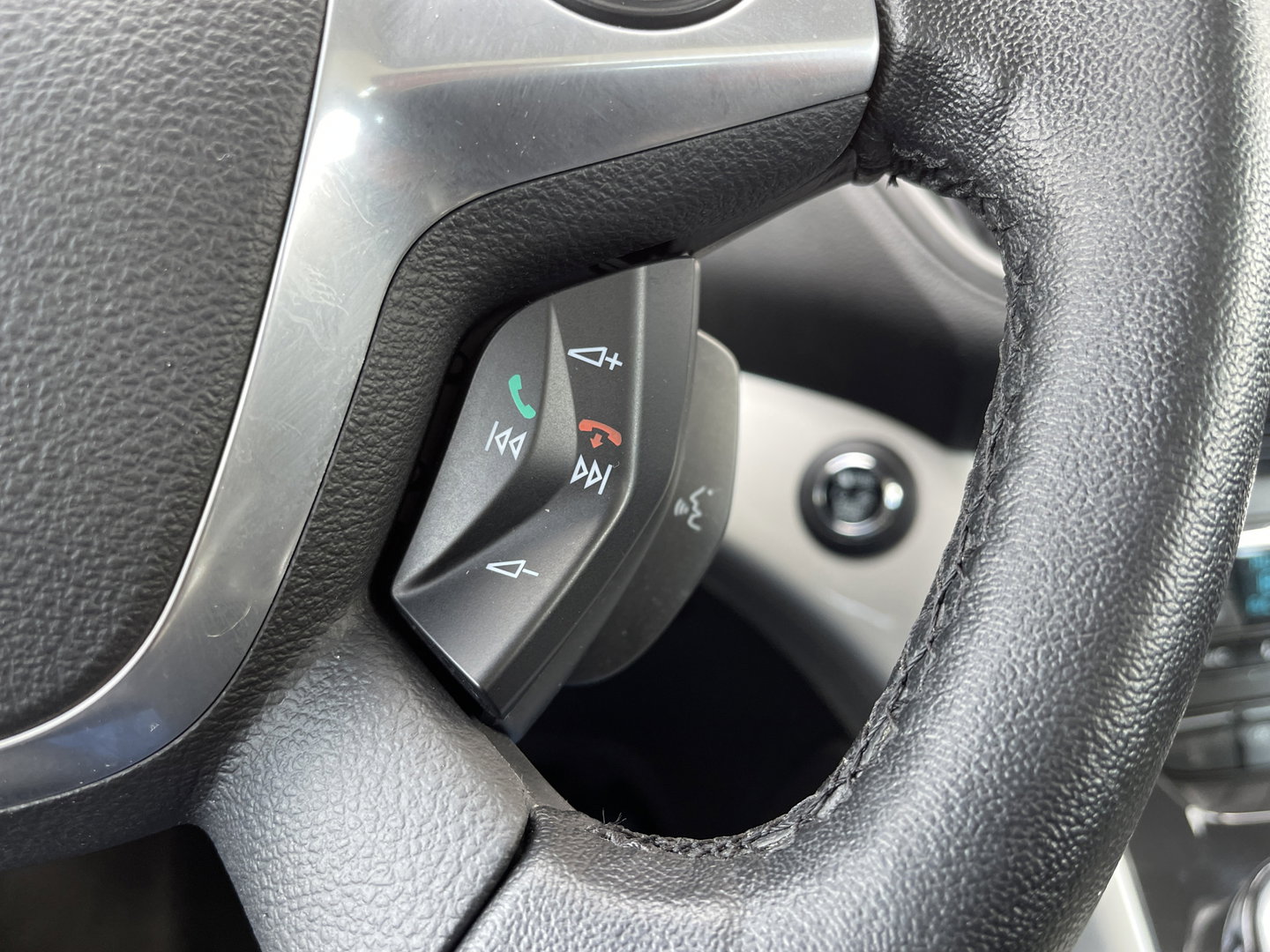 Ford C-MAX 2.0 Plug-in Hybrid Titanium Plus | Leder | Camera | Panoramadak | Stoelverwarming | Elektrische Achterklep | Keyless Go / Keyless Entry | DAB+ | Parkeersensoren | Navigatie |