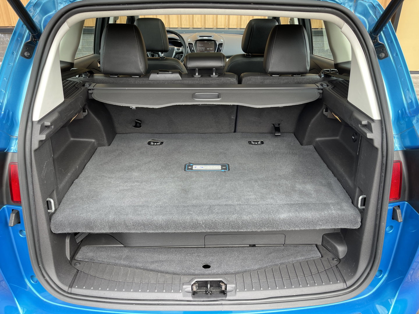 Ford C-MAX 2.0 Plug-in Hybrid Titanium Plus | Leder | Camera | Panoramadak | Stoelverwarming | Elektrische Achterklep | Keyless Go / Keyless Entry | DAB+ | Parkeersensoren | Navigatie |