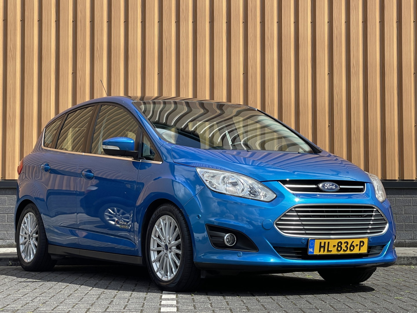 Ford C-MAX 2.0 Plug-in Hybrid Titanium Plus | Leder | Camera | Panoramadak | Stoelverwarming | Elektrische Achterklep | Keyless Go / Keyless Entry | DAB+ | Parkeersensoren | Navigatie |