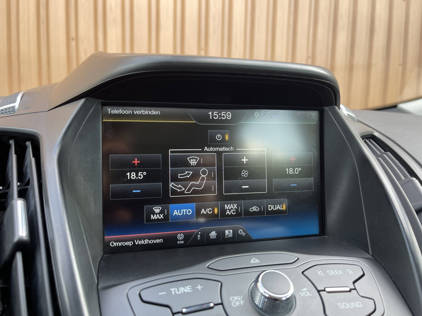 Ford C-MAX 2.0 Plug-in Hybrid Titanium Plus | Leder | Camera | Panoramadak | Stoelverwarming | Elektrische Achterklep | Keyless Go / Keyless Entry | DAB+ | Parkeersensoren | Navigatie |