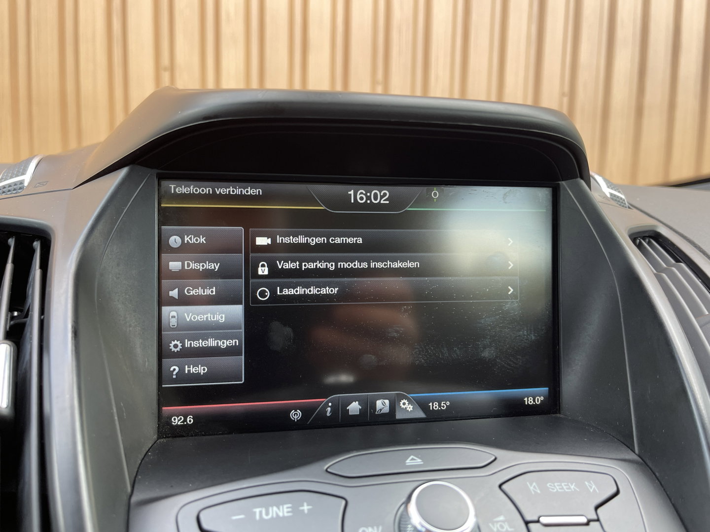 Ford C-MAX 2.0 Plug-in Hybrid Titanium Plus | Leder | Camera | Panoramadak | Stoelverwarming | Elektrische Achterklep | Keyless Go / Keyless Entry | DAB+ | Parkeersensoren | Navigatie |