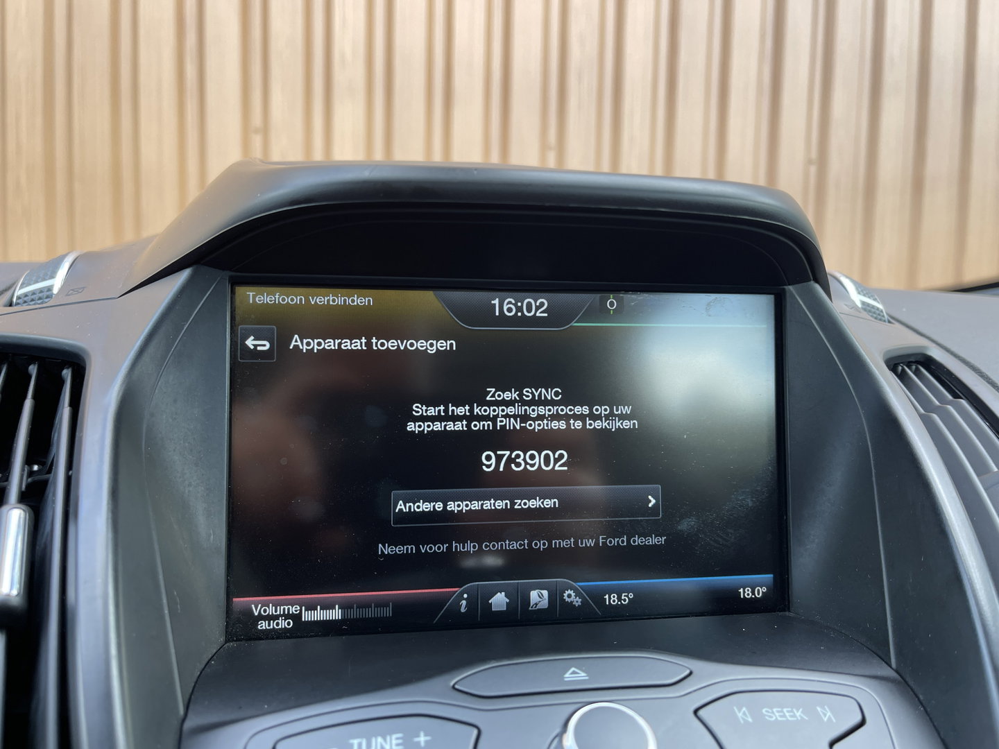 Ford C-MAX 2.0 Plug-in Hybrid Titanium Plus | Leder | Camera | Panoramadak | Stoelverwarming | Elektrische Achterklep | Keyless Go / Keyless Entry | DAB+ | Parkeersensoren | Navigatie |