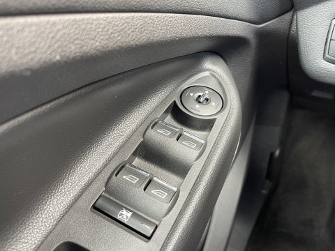 Ford C-MAX 2.0 Plug-in Hybrid Titanium Plus | Leder | Camera | Panoramadak | Stoelverwarming | Elektrische Achterklep | Keyless Go / Keyless Entry | DAB+ | Parkeersensoren | Navigatie |