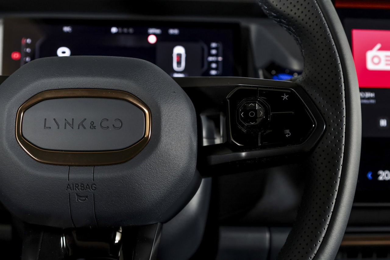 Lynk & Co 08