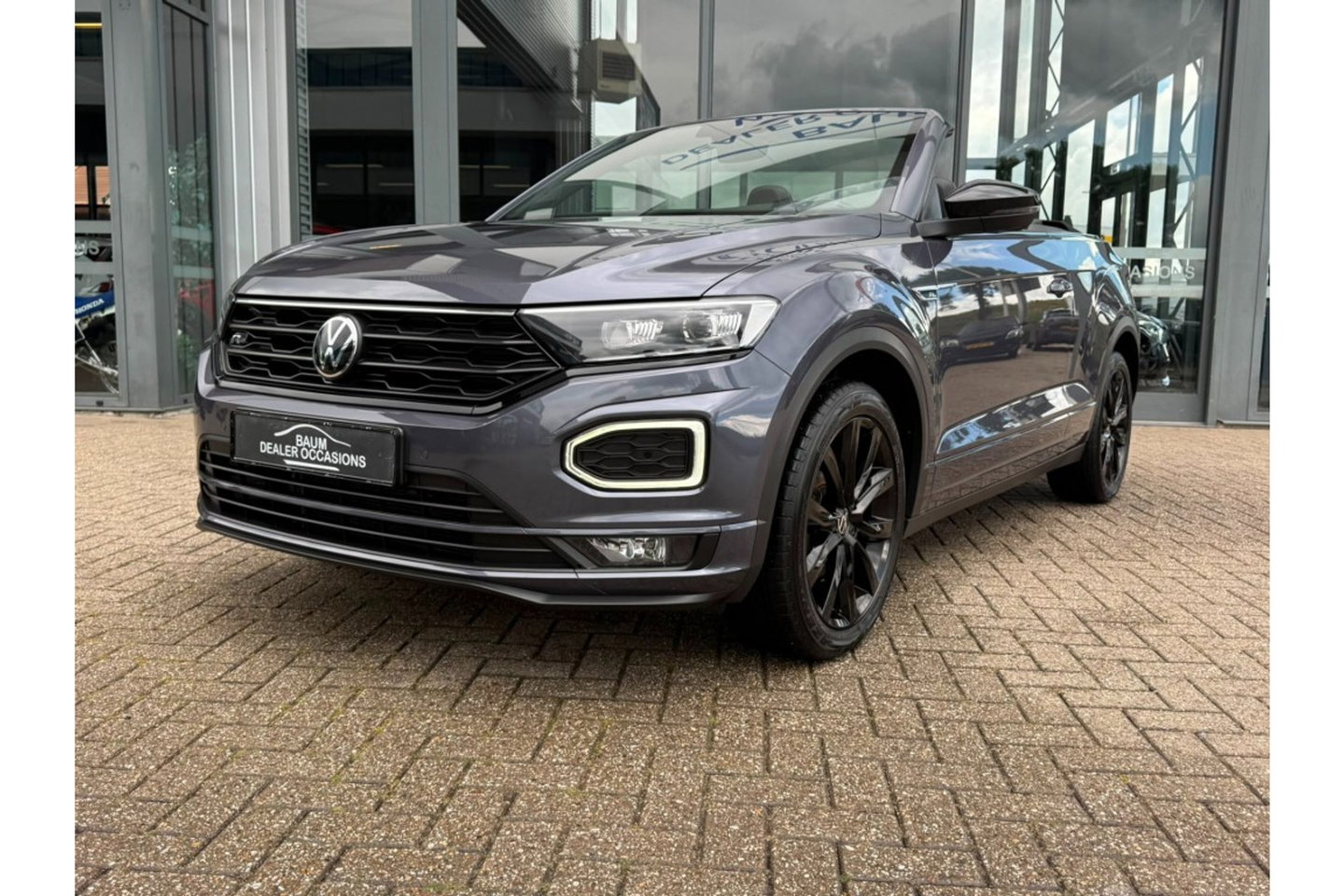 Volkswagen T-Roc 1.5 TSI R-LINE CABRIO 150PK AUTOMAAT AIRCO NAVI.