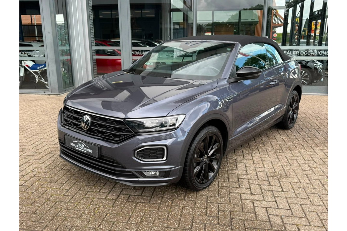 Volkswagen T-Roc 1.5 TSI R-LINE CABRIO 150PK AUTOMAAT AIRCO NAVI.